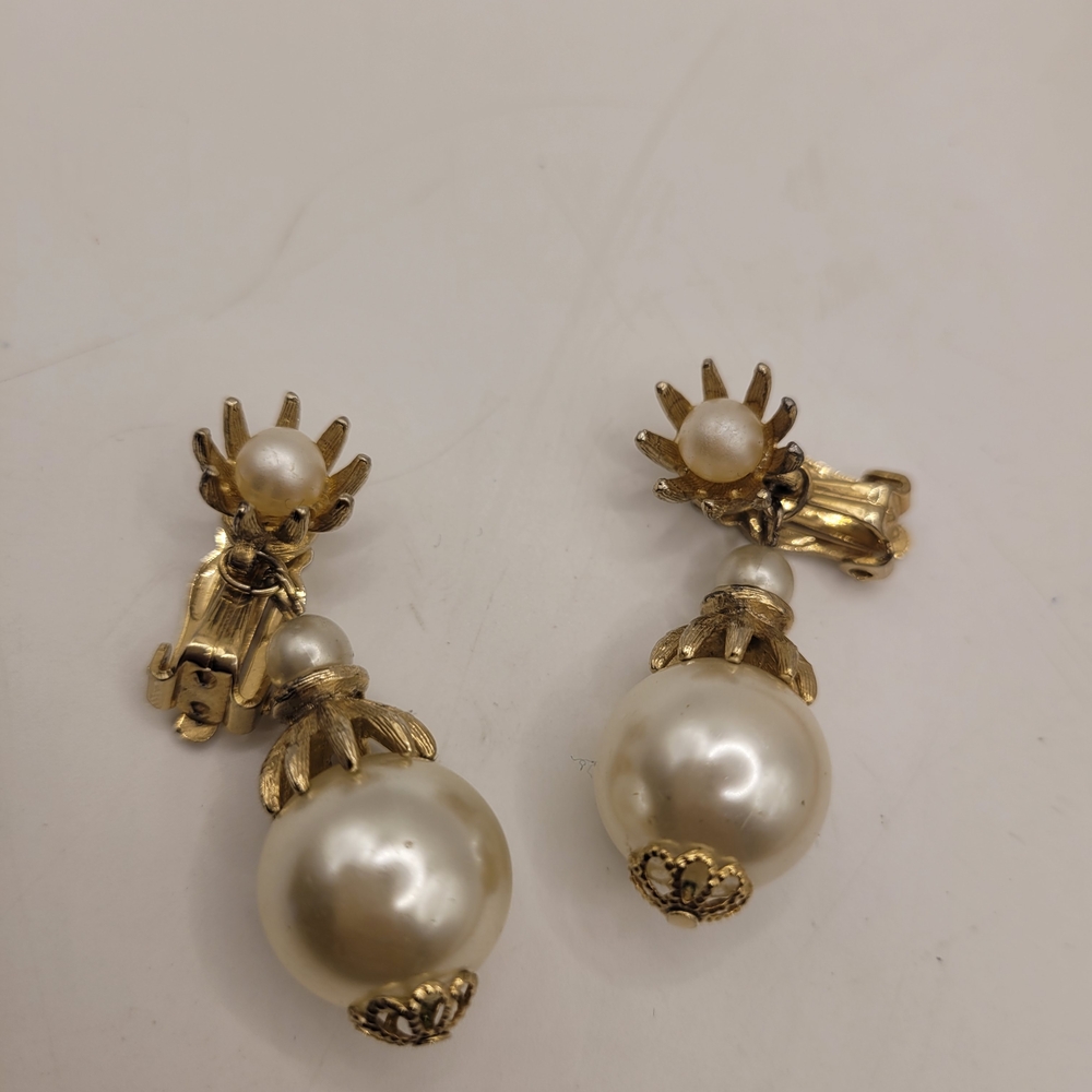 Vintage Gold Tone Faux Pearl Dangle Earrings